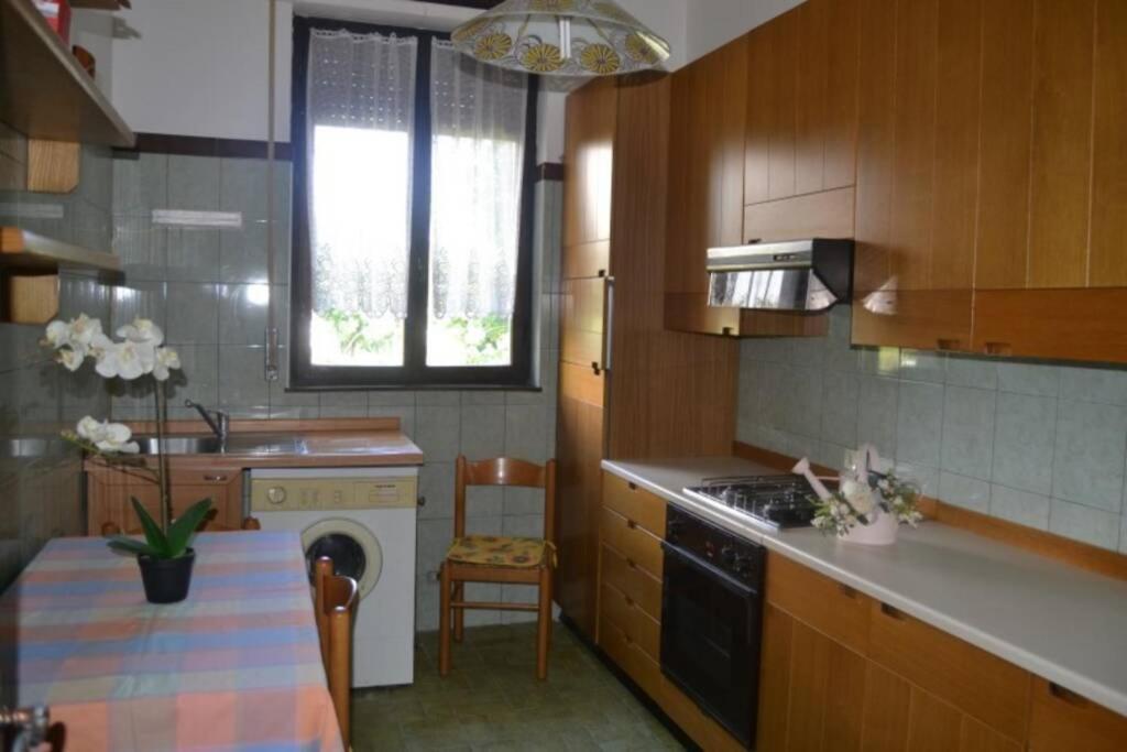 Villa Immersa Nel Verde A Lanzo dʼIntelvi Екстериор снимка